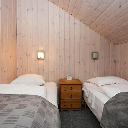 7 Person In Ansager-by Traum * Ansager