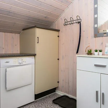 7 Person In Ansager-by Traum *